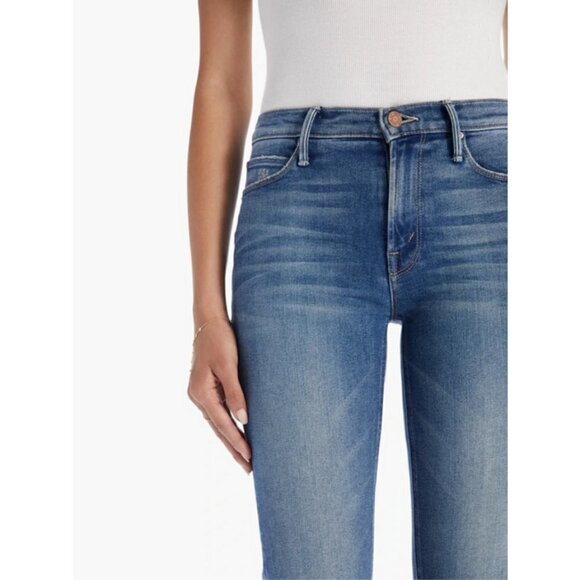 💕MOTHER💕 The Runaway Step Fray Jeans ~ Leaps and Bounds 26 NWOT - Picture 3 of 16